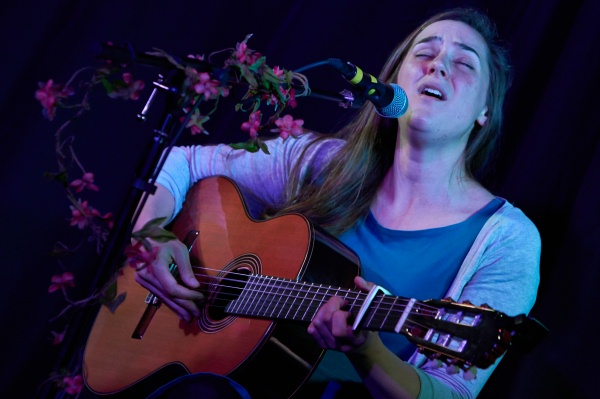 Josienne Clarke and Ben Walker Black Duck Folk Sutton Benger 27-06-2015